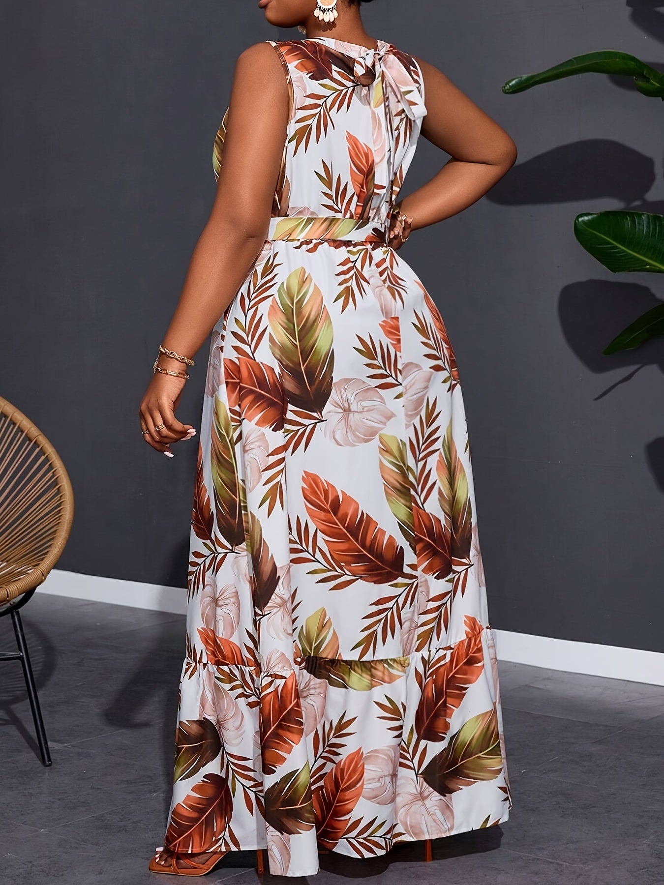 Tropical Leaf Print Sleeveless Maxi Dress